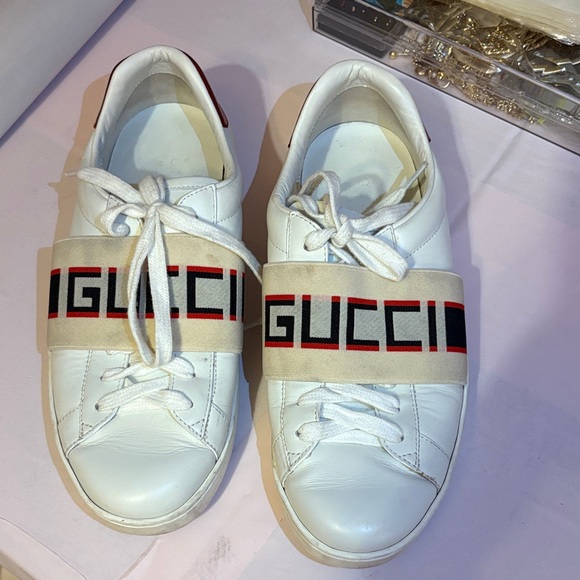 Gucci White Leather Sneakers with Logo Band - Picture 1 of 16